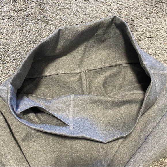 Light grey Fabletics high waisted leggings - Picture 3 of 4